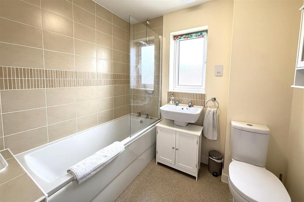 Bathroom.JPG