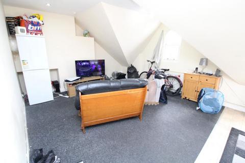 Flat 5, 40 Bath Street, Rhyl, LL18 3LU