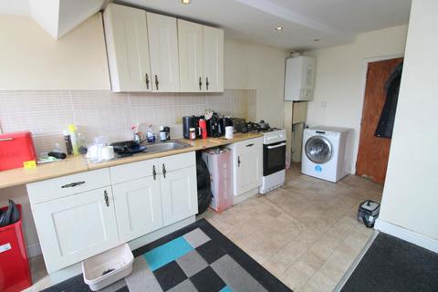Flat 5, 40 Bath Street, Rhyl, LL18 3LU