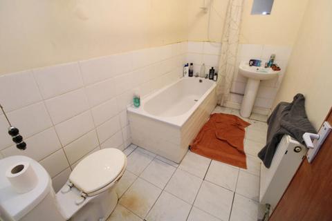 Flat 5, 40 Bath Street, Rhyl, LL18 3LU