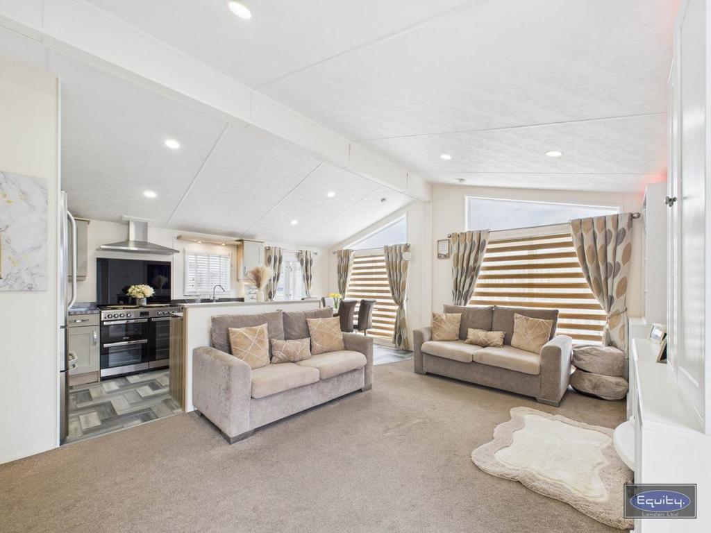 Living Room (3)