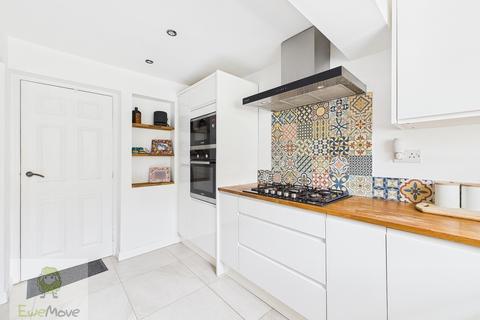 28 Hever Croft, Rochester, ME2 2NN