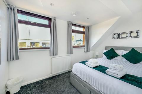 13 Halyard Croft, Hull, HU1 2EP