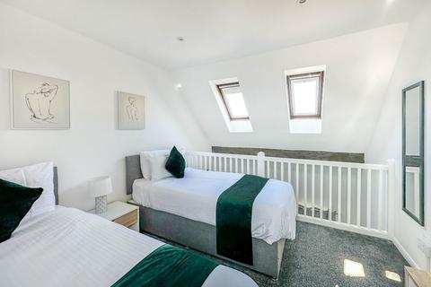 13 Halyard Croft, Hull, HU1 2EP
