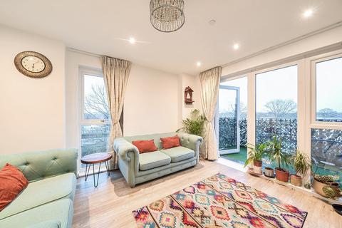 3 bedroom apartment for sale, Halley House, London NW9