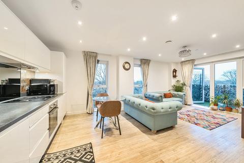 3 bedroom apartment for sale, Halley House, London NW9