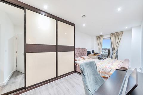 3 bedroom apartment for sale, Halley House, London NW9