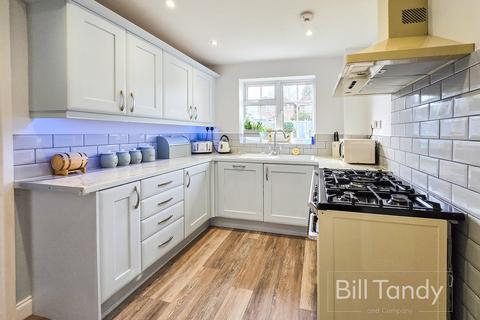 3 bedroom detached house for sale, Yew Tree Avenue, Lichfield, WS14
