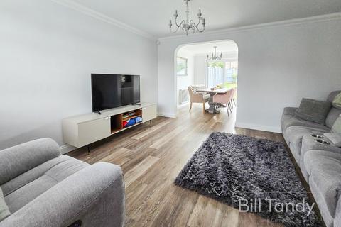 27 Yew Tree Avenue, Lichfield, WS14 9UA