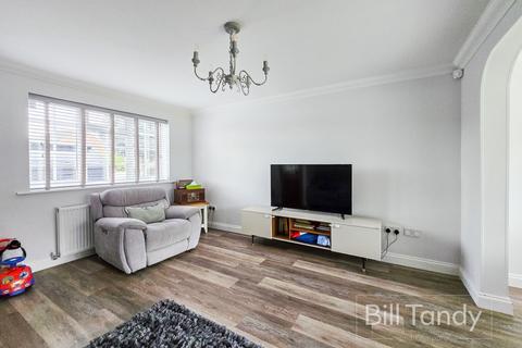 27 Yew Tree Avenue, Lichfield, WS14 9UA