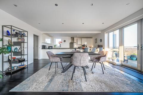 2 bedroom penthouse for sale, Henry Darlot Drive, London