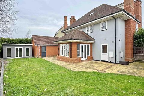 53 Cuckoo Way, Great Notley, Braintree, CM77 7WG