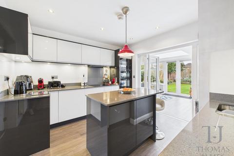12 Thomas Avenue, Radcliffe On Trent, Nottingham, NG12 2HT