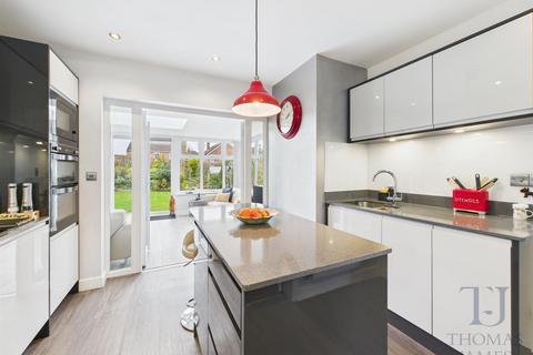12 Thomas Avenue, Radcliffe On Trent, Nottingham, NG12 2HT