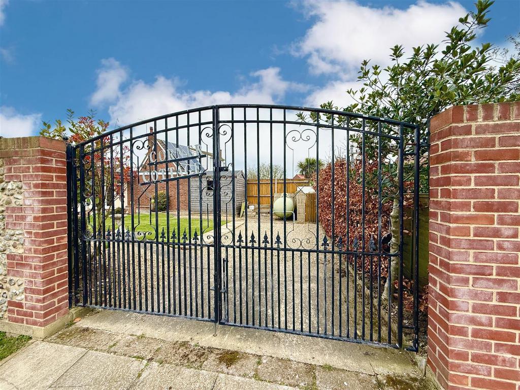 Driveway gates