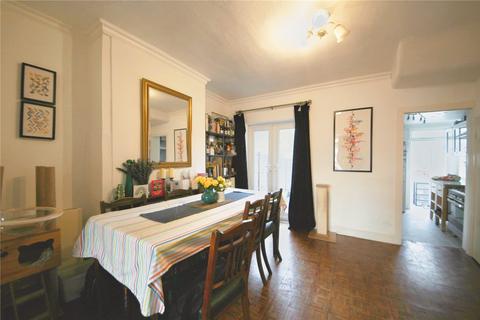 2 bedroom house to rent, Cazenove Road, Walthamstow E17