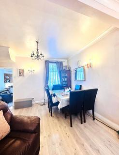 4 bedroom end of terrace house to rent, Eastham E6