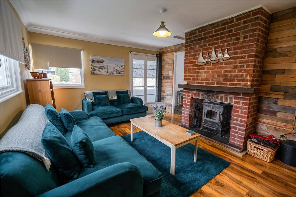 Living Room (2)
