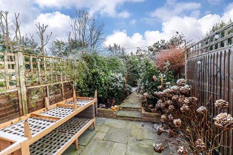 undefined, Victoria Road, Bushey, WD23