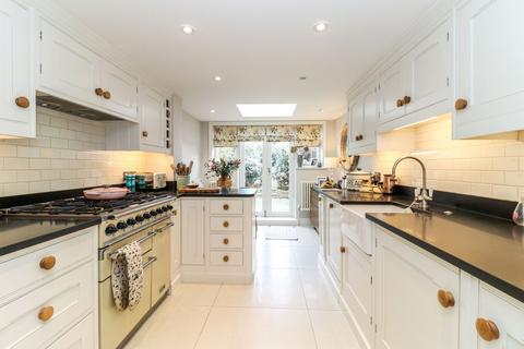2 bedroom terraced house for sale, Victoria Road, Bushey, WD23
