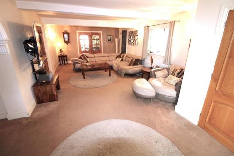 5 bedroom detached house for sale, Maypole Hill, Swadlincote DE11