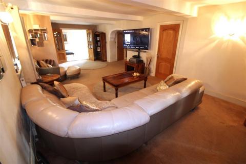 5 bedroom detached house for sale, Maypole Hill, Swadlincote DE11