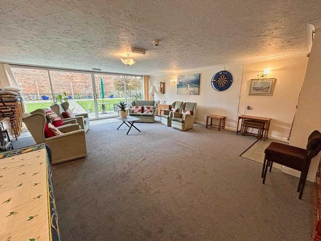 Communal Lounge (Alt