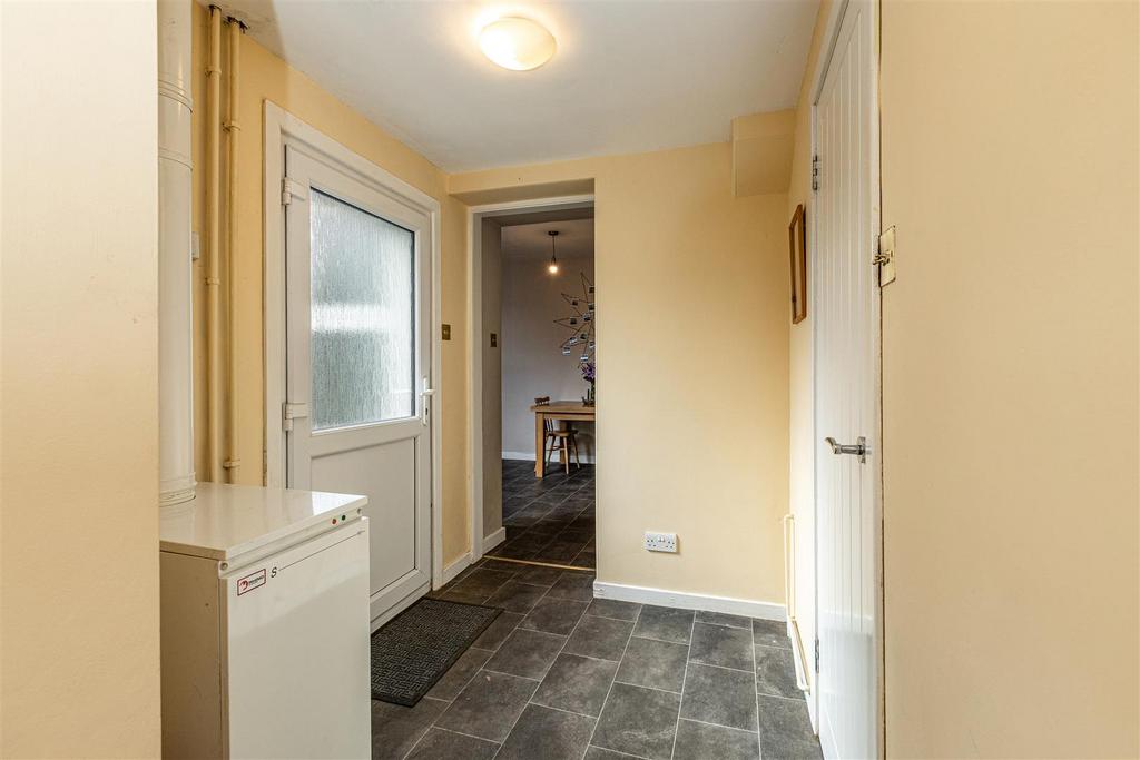 2 Alpine Crescent Thornhill 21.JPG