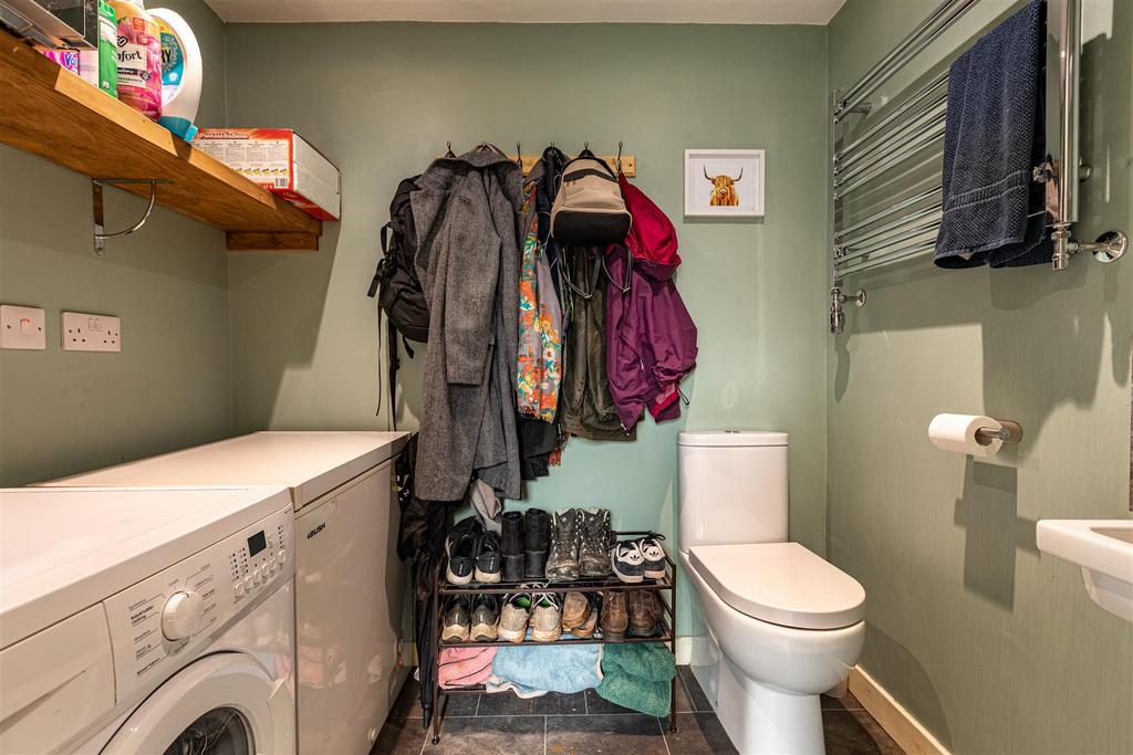 2 Alpine Crescent Thornhill 22.JPG