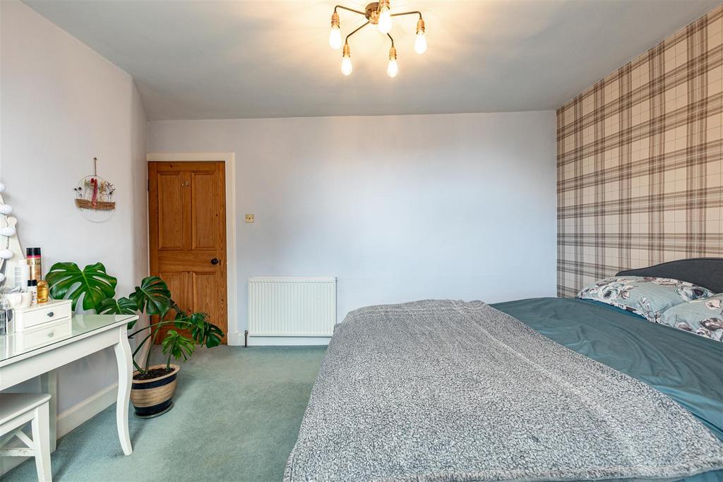 2 Alpine Crescent Thornhill 31.JPG