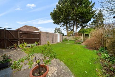 2 bedroom detached bungalow for sale, Charnwood Road, North Bersted