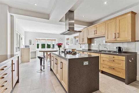 undefined, Shootersway, Berkhamsted, HP4