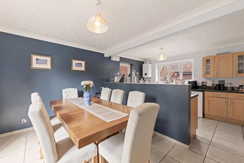 51 Belton Grove, Grantham, NG31 9HH