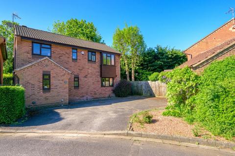 51 Belton Grove, Grantham, NG31 9HH