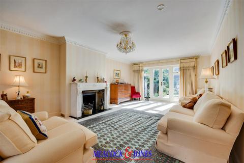 5 bedroom detached house for sale, Mount Avenue, Hutton Mount, Brentwood