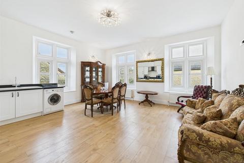 2 bedroom apartment for sale, Church Street, Calne SN11