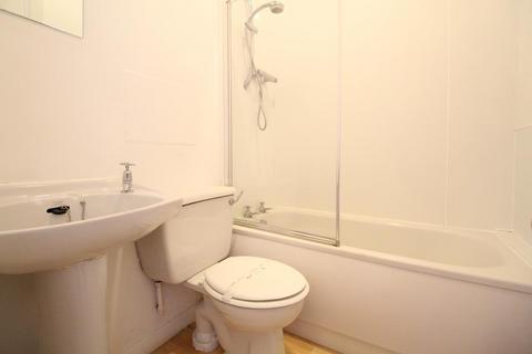 Studio to rent, Bon Accord Street, Ground Right,