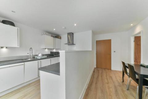2 bedroom flat to rent, Ebb Court, 1 Albert Basin Way, London