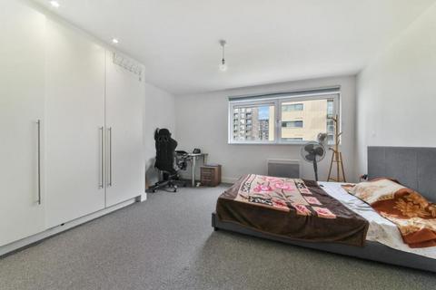 2 bedroom flat to rent, Ebb Court, 1 Albert Basin Way, London