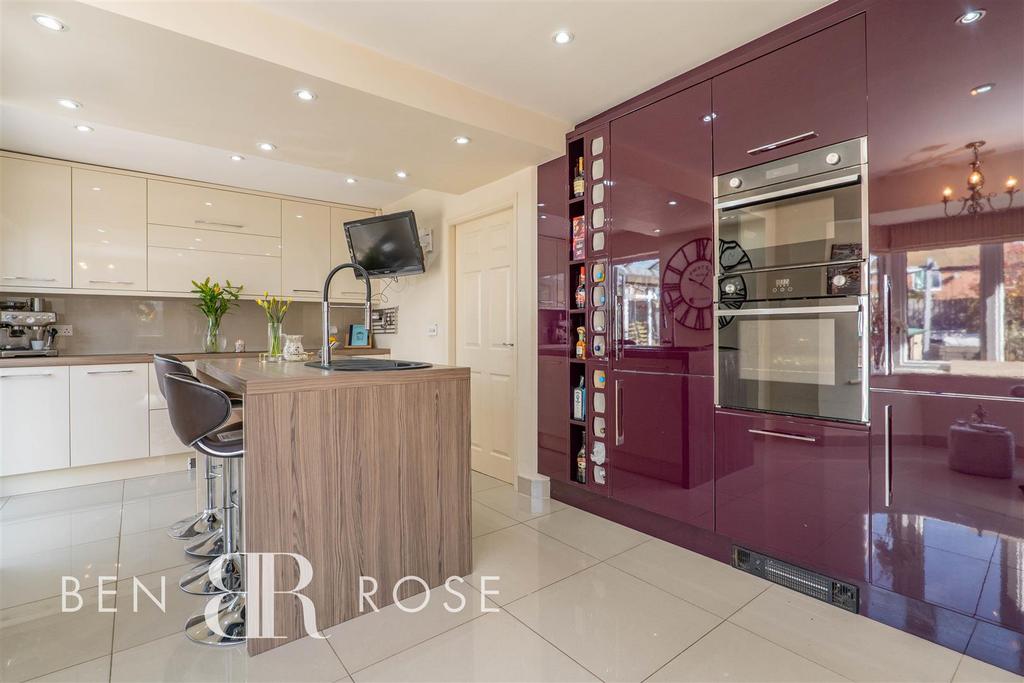 Kitchen/Breakfast Room