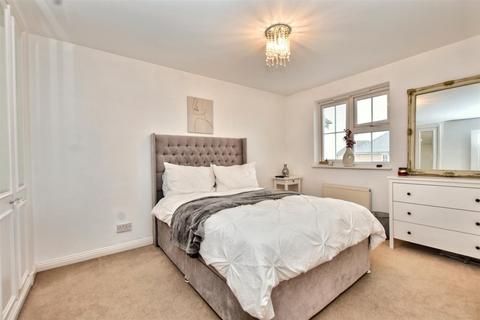12 Hamble Road, Stone Cross, Pevensey, BN24 5PU