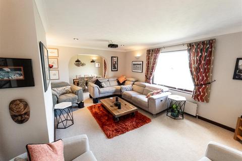 16 Gwealhellis Warren, Helston, TR13 8PQ