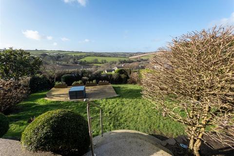 16 Gwealhellis Warren, Helston, TR13 8PQ