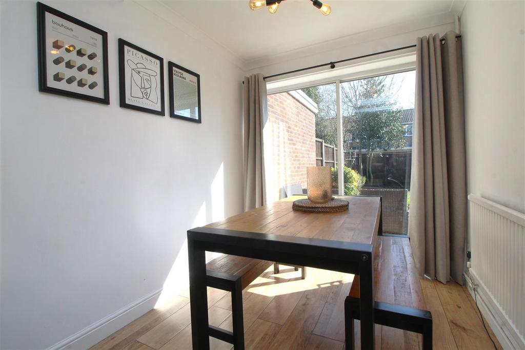 Dining area 1.JPG