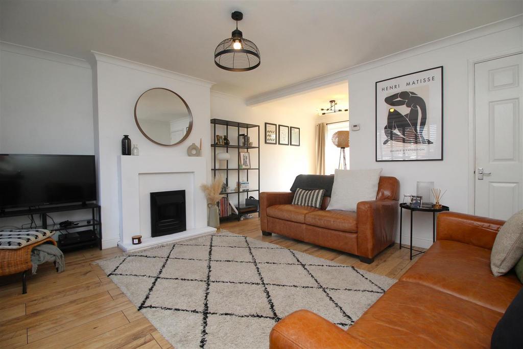 Living room 1 .JPG