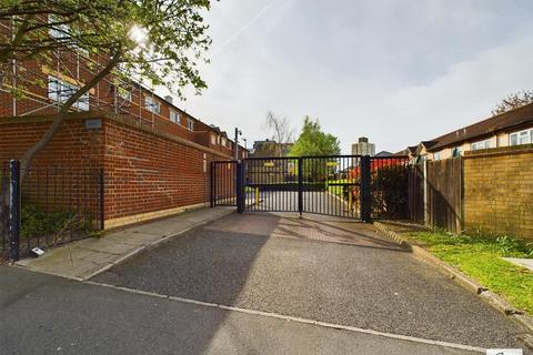 76 West Ham Lane, London, E15 4PT