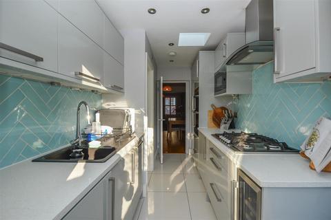 8 Sussex Road, Warley, Brentwood, CM14 5JQ