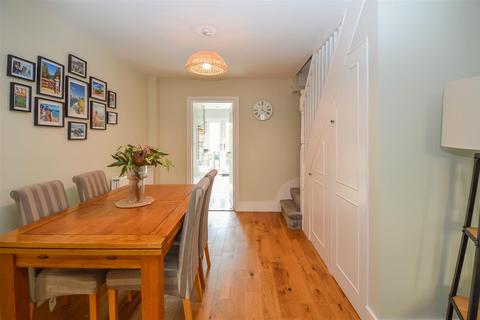 8 Sussex Road, Warley, Brentwood, CM14 5JQ