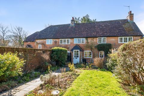 2 bedroom terraced house to rent, Bentley, Hampshire GU10