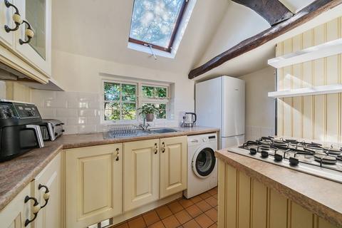 2 bedroom terraced house to rent, Bentley, Hampshire GU10